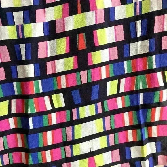 Charlie Jade Multi-Colored Geometric Print 100% Silk Tank Top Size S/ P Soft - Picture 14 of 14